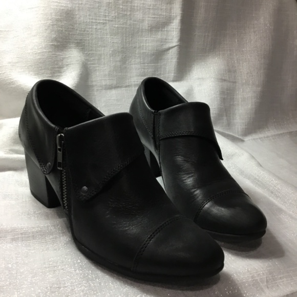 Women’s ankle boots size 7.5M - Picture 4 of 7